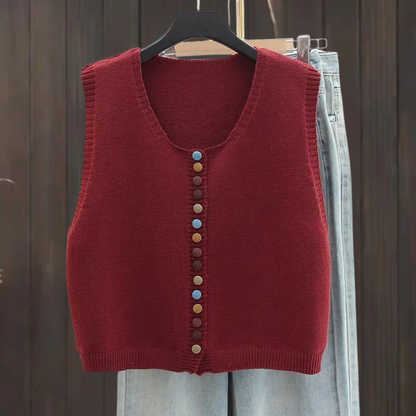 Klaerigo | STRIKKEVEST MED FARGEDE KNAPPER – Bordeaux