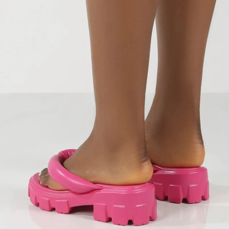 Strandslides med tykk såle