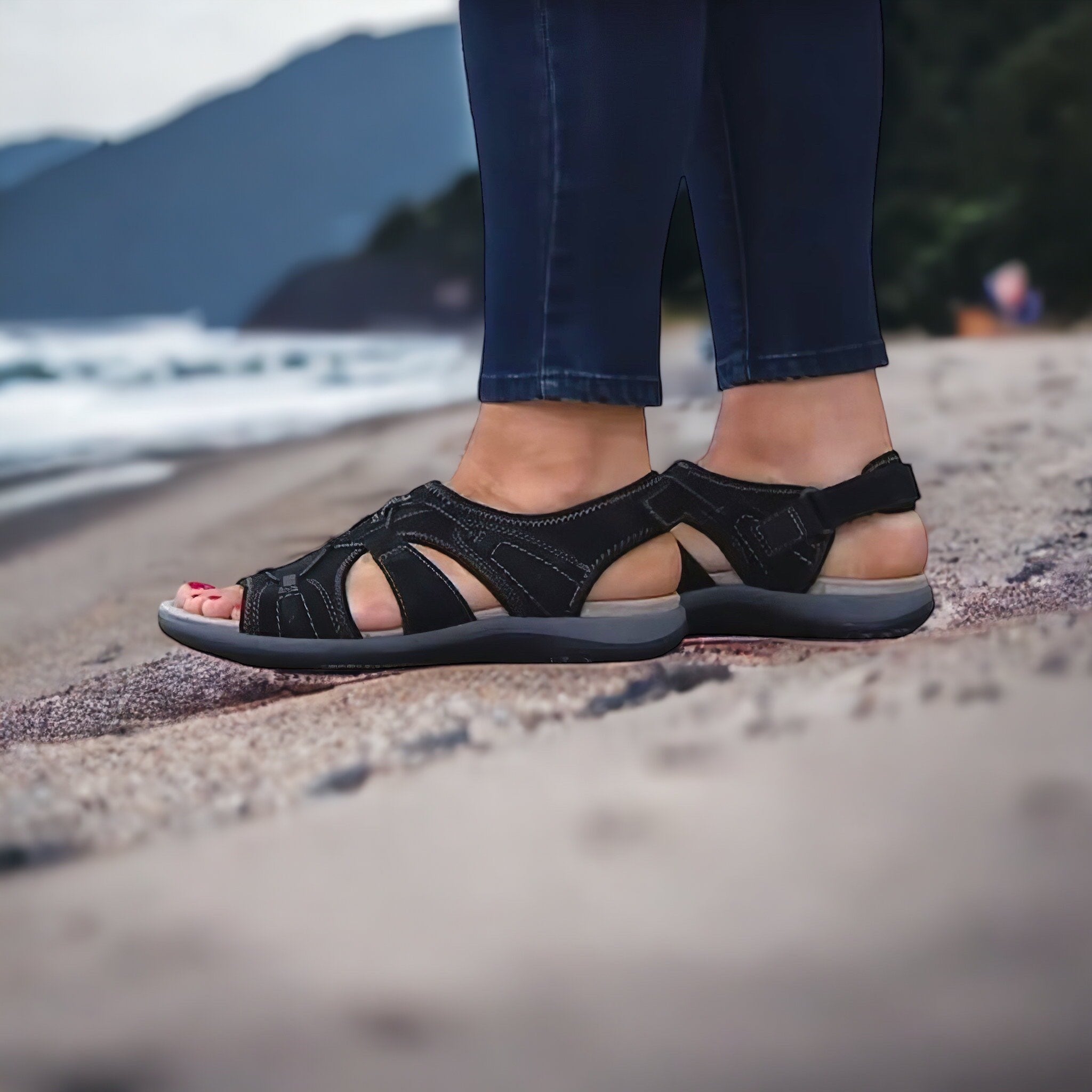 kilehælsandal med rund tå og borrelåsfeste