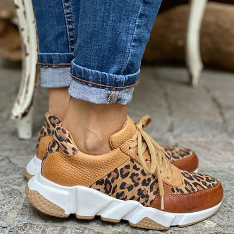 Rayne | Kraftige sneakers i brunt skinn med leopardmønster og snøring