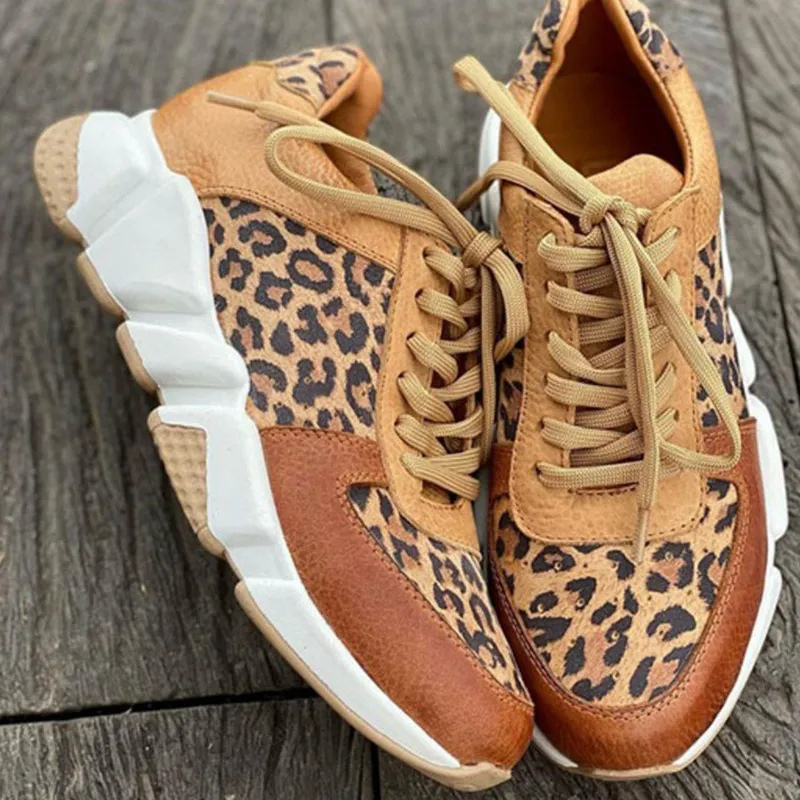 Rayne | Kraftige sneakers i brunt skinn med leopardmønster og snøring