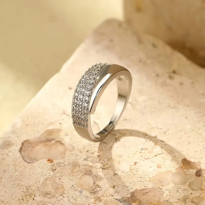 Eléon | Stilfull gull- og sølvfarget ring med glitrende steiner (1+1 GRATIS)