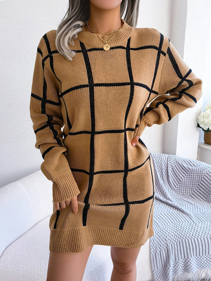 Elegant rutete kjole med lange ermer