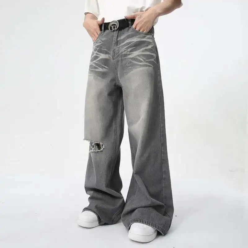 Trendy Jeans for Menn – Løse, Rette Bukser med Kontrastdetaljer | Sommerlige Wide Leg Denim Bukser i Streetwear-stil (2025)