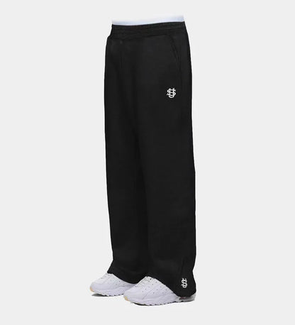 Trendy Joggebukser for Menn og Kvinner – Løse Wide Leg Sweatpants med Brodert Logo og Lommer | Streetwear &amp; Komfort i Ett