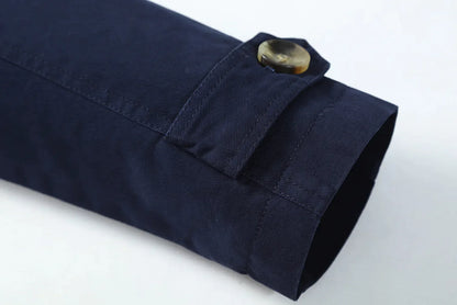 Moteriktig lang trenchcoat for menn