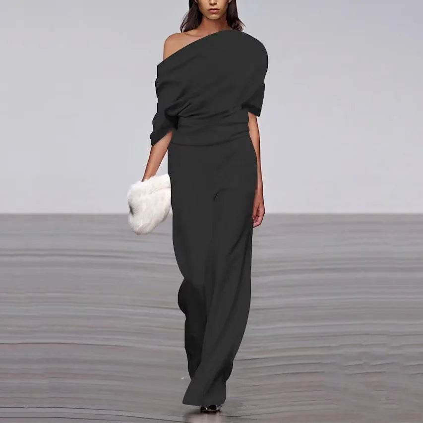 Ny elegant vårjumpsuit med utringning i én linje