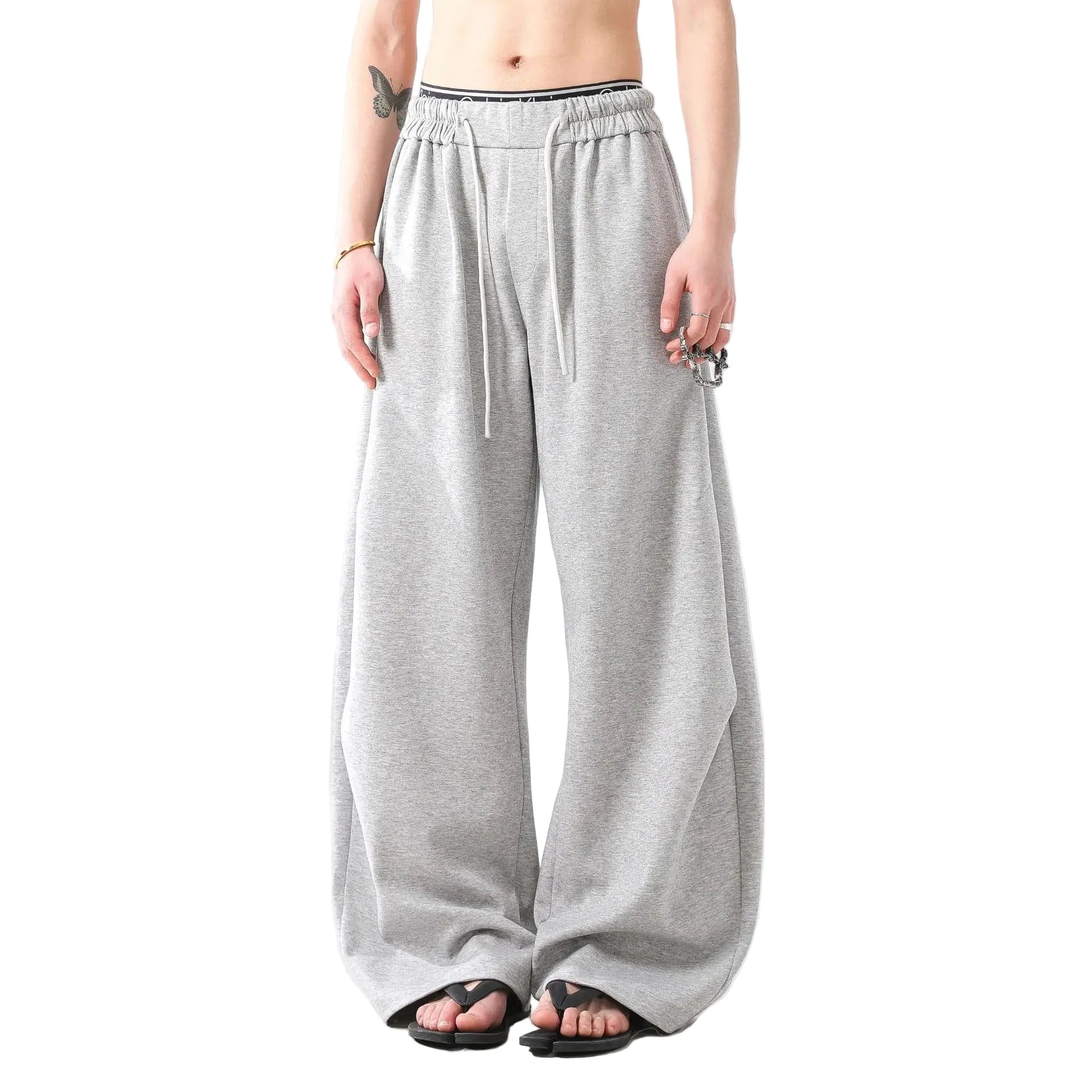Grå Baggy Joggebukser – Vide Unisex Bukser med Lang Snøring | Urban Streetwear med Buet “Lantern”-Design – Svart
