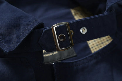 Moteriktig lang trenchcoat for menn