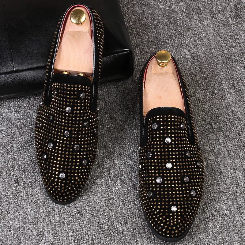 Luksuriøse loafers med piggdekorasjoner