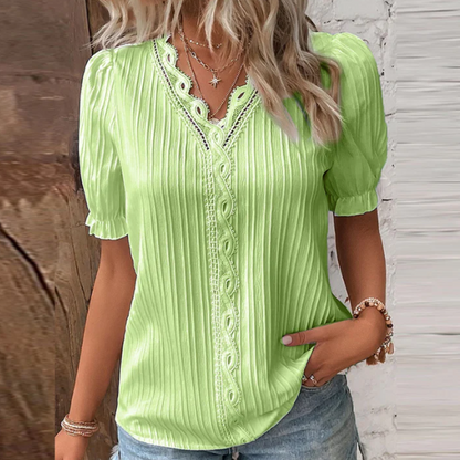 Plissert bluse med blondedetaljer