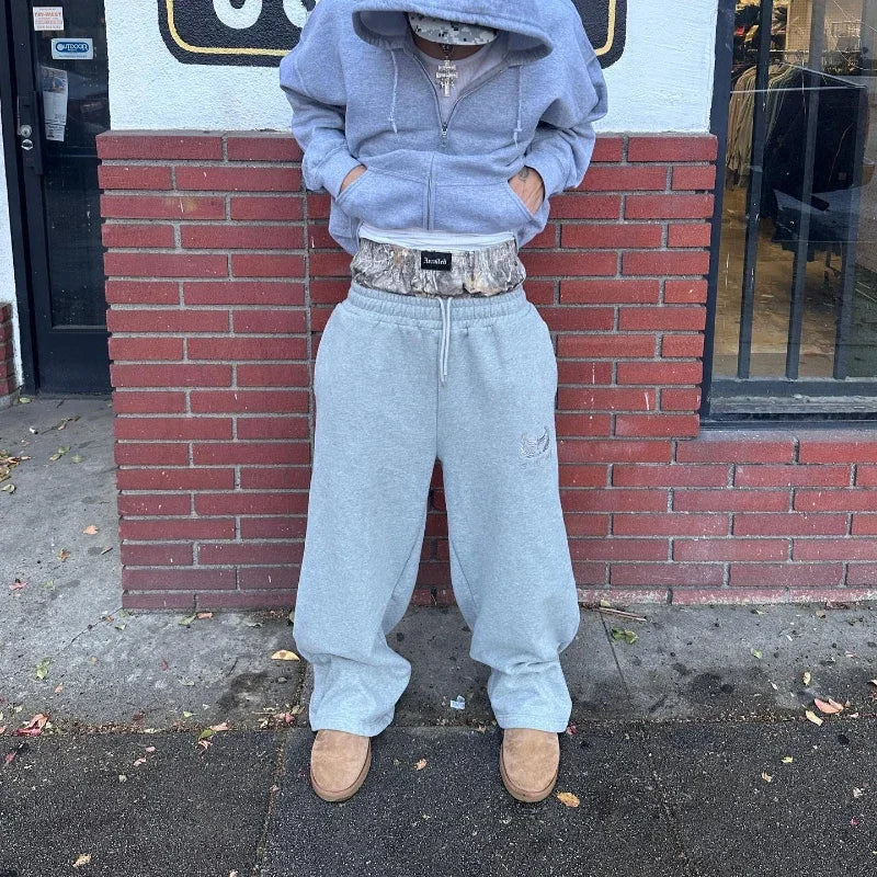Y2K Retro Cargobukser for Menn – Kamuflasjemønster med Broderi | Unisex Streetwear Bukser med Vide Ben