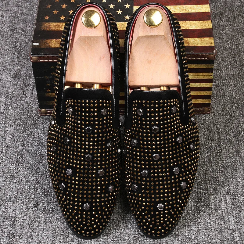 Luksuriøse loafers med piggdekorasjoner