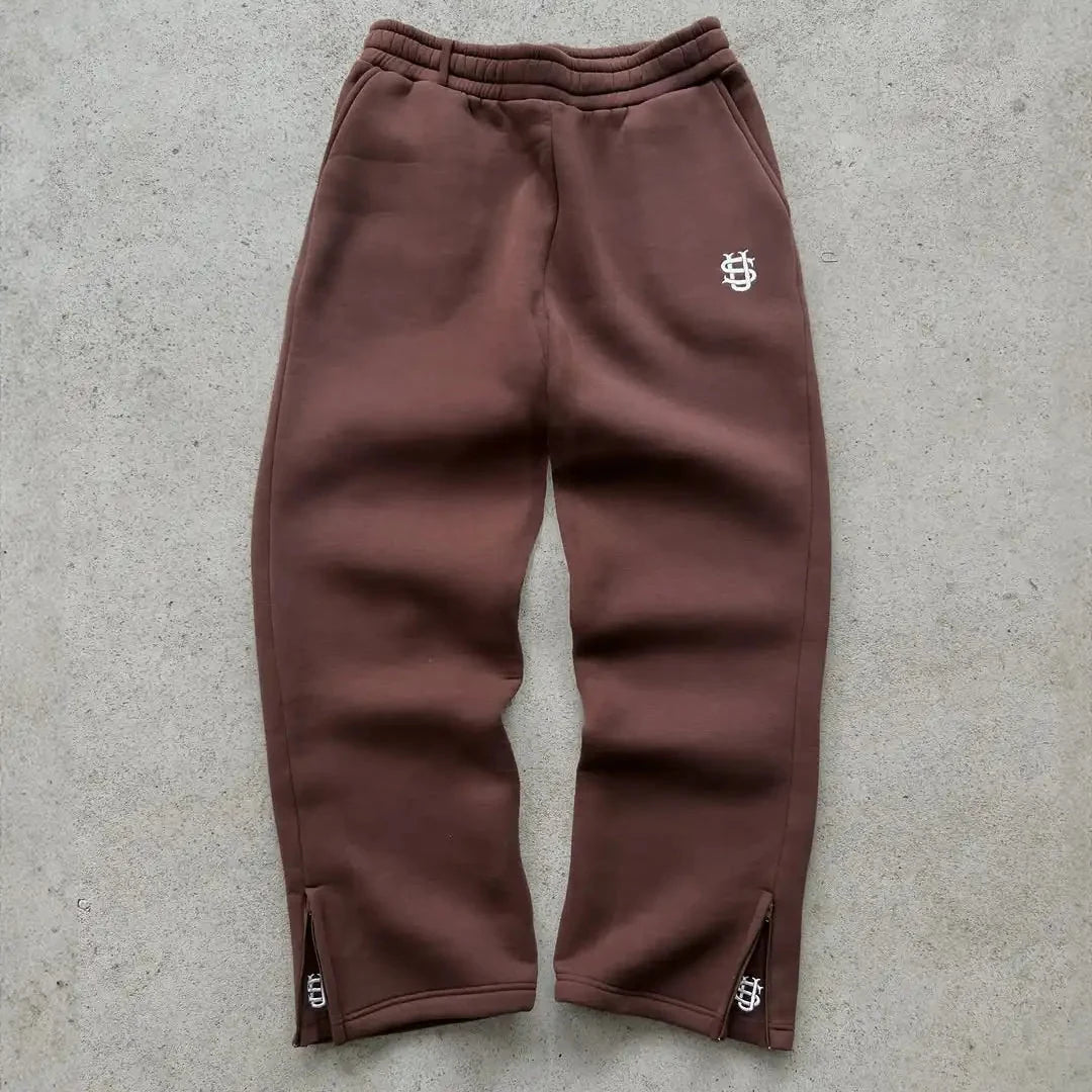 Trendy Joggebukser for Menn og Kvinner – Løse Wide Leg Sweatpants med Brodert Logo og Lommer | Streetwear &amp; Komfort i Ett