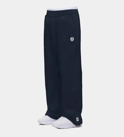 Trendy Joggebukser for Menn og Kvinner – Løse Wide Leg Sweatpants med Brodert Logo og Lommer | Streetwear &amp; Komfort i Ett