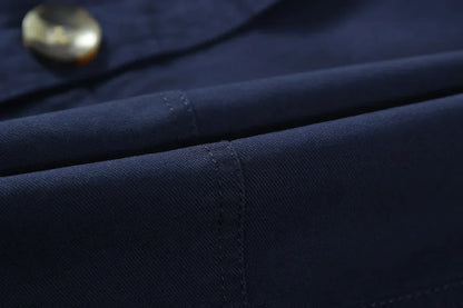 Moteriktig lang trenchcoat for menn