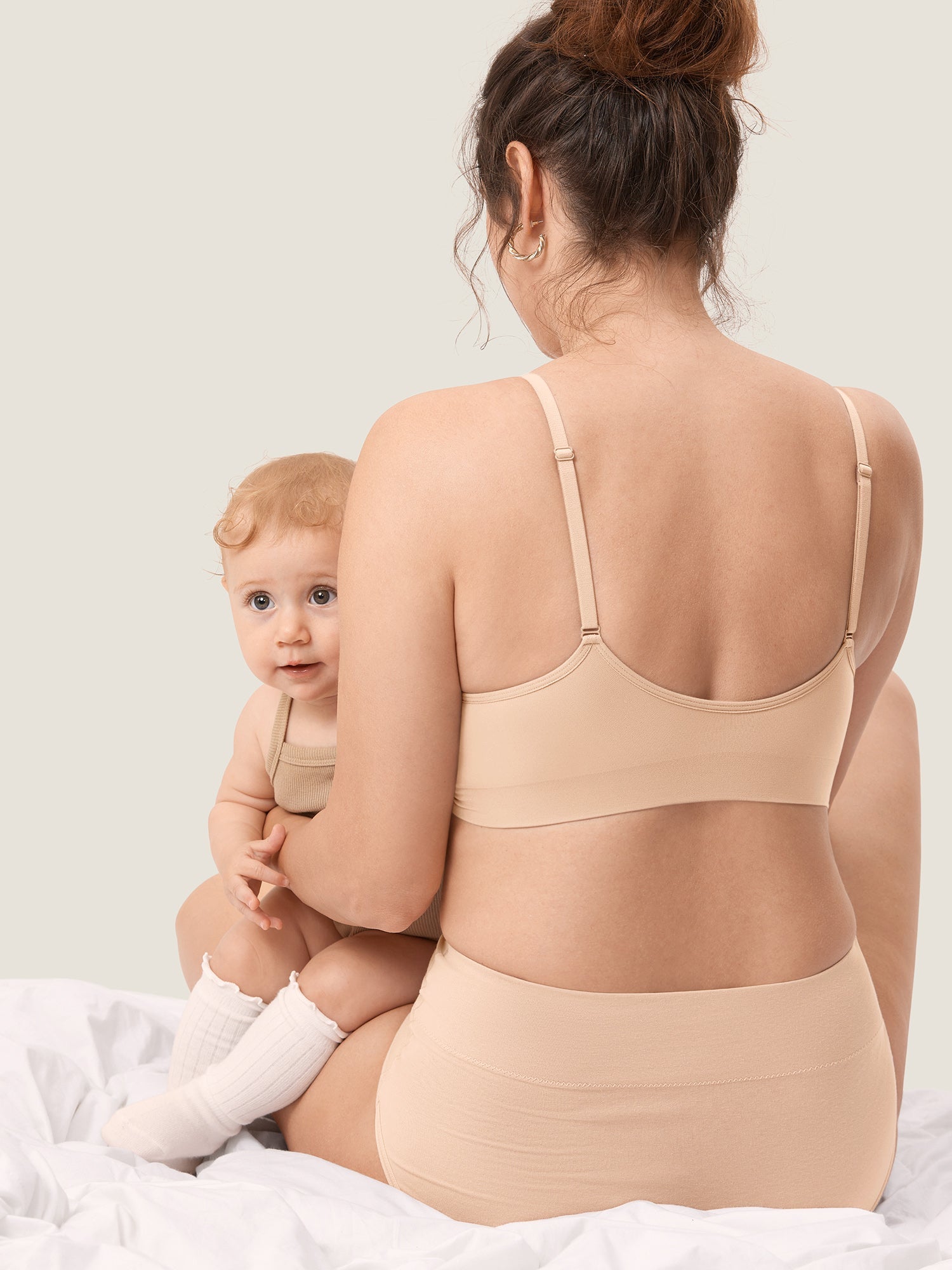 Sømløs ammebh i mykt strikk – ammebralette uten bøyle