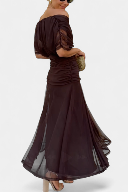 Selene | Midikjole i chiffon med off shoulder og rynket vridd front