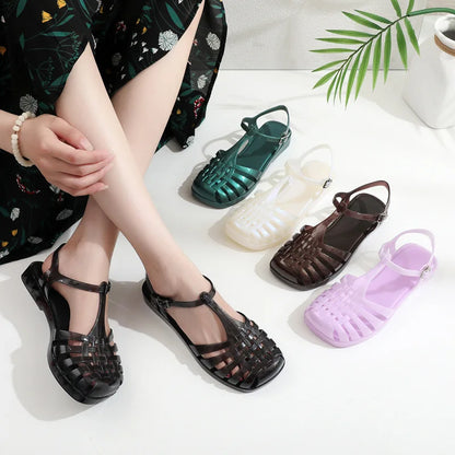 Dame Sandaler til Sommeren – Retro Flate Sandaler med Hul Mønster og Firkantet Tå