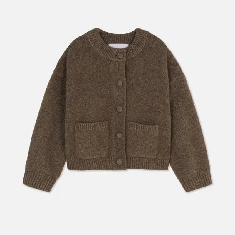 Klassisk strikkecardigan – rund hals, hel erme, løs passform (dame) – Khaki03