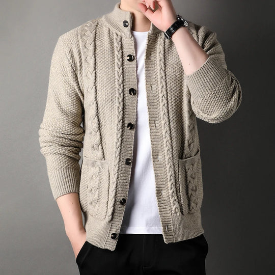 Cardigan i tykk ull med turtleneck