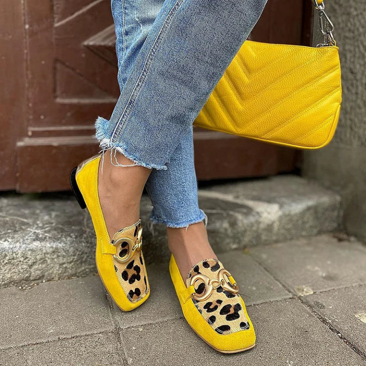 Soleil | Slip-on-loafers i gult semsket skinn med leopardpanel og bissel – 5