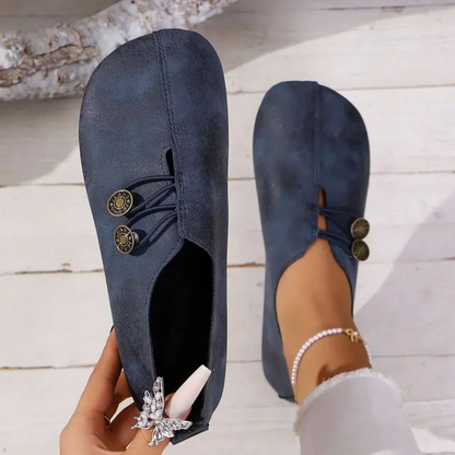 Tatum | Flate slip-on-sko i semsket skinn med kryssnøring og knapper