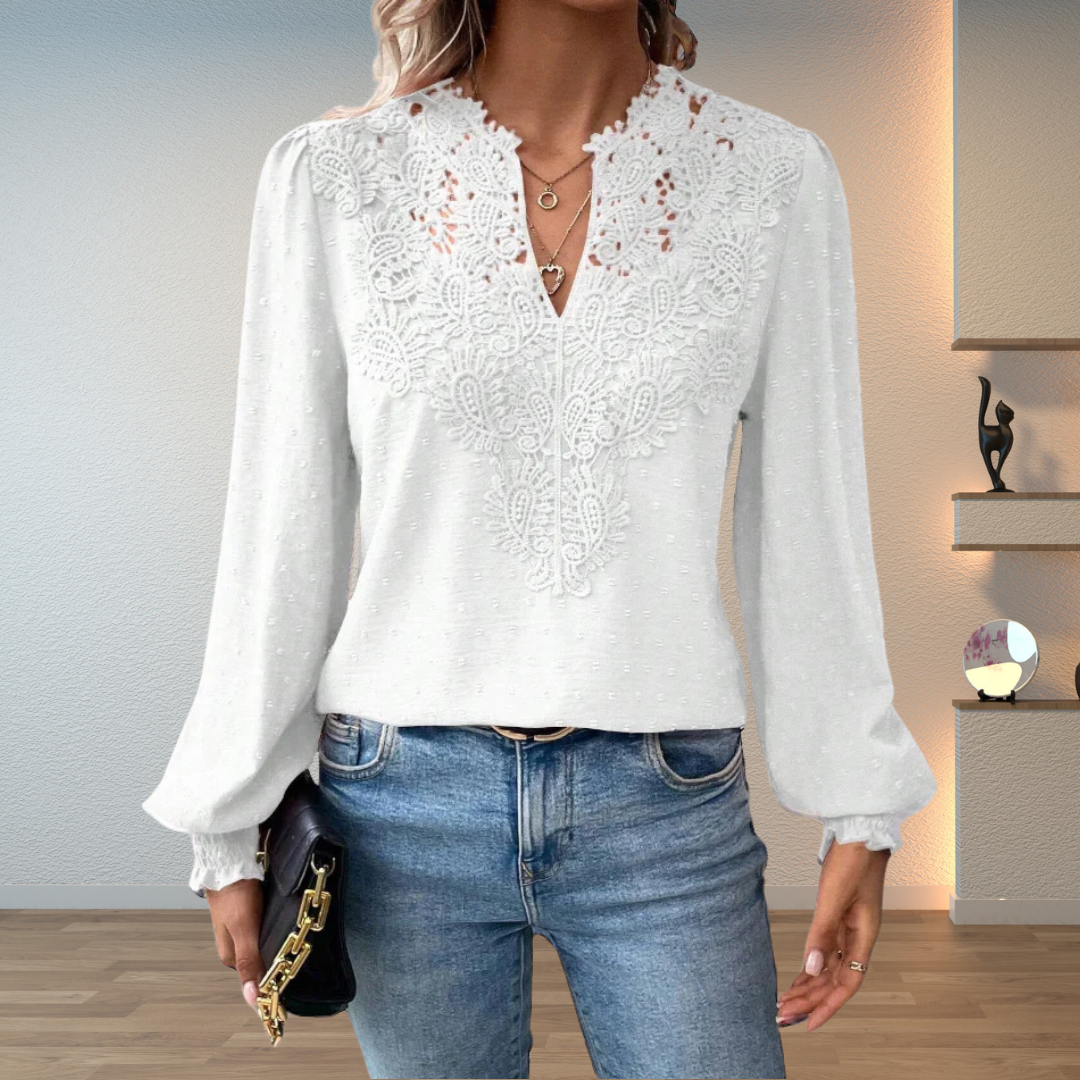 Thea | Elegant lett bluse med blondedetalj