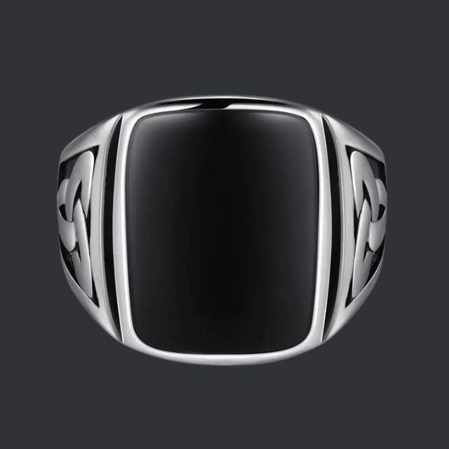 Signetring av titanstål med Odin-symbol