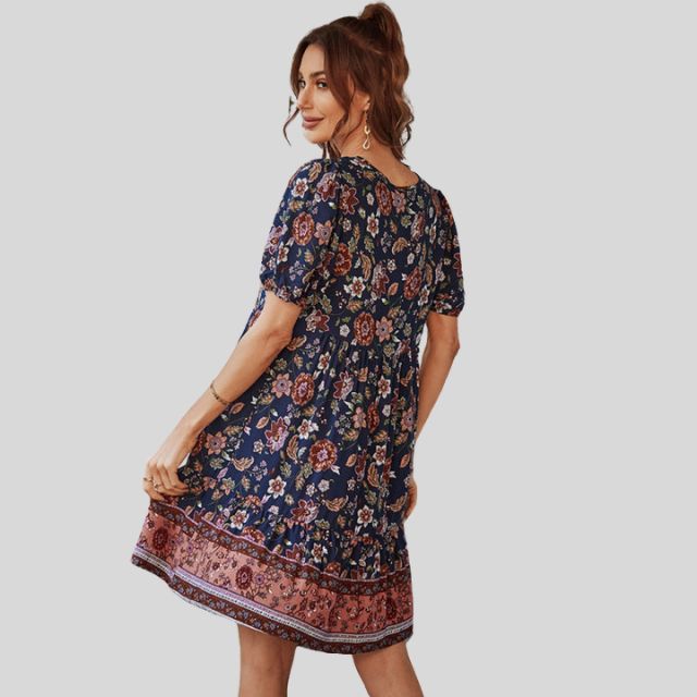 Boho-chic blomstrete kjole med høy midje
