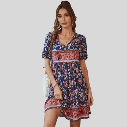 Boho-chic blomstrete kjole med høy midje