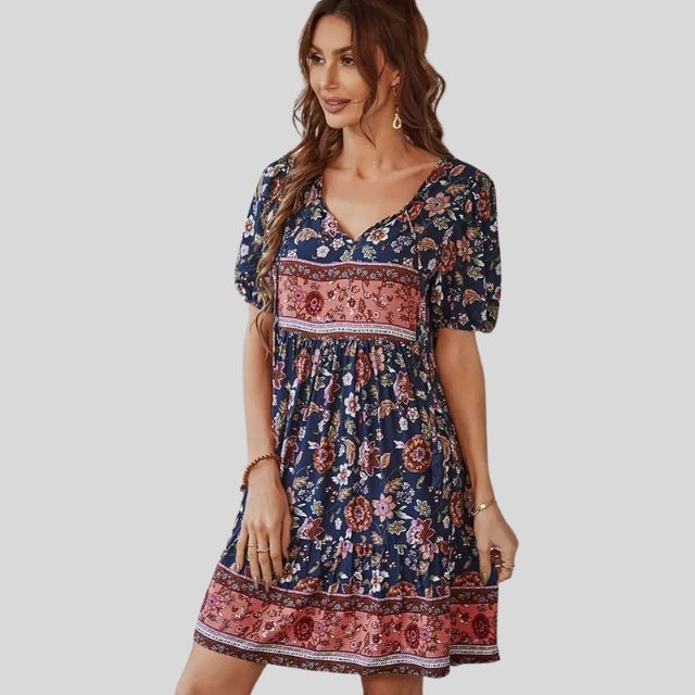 Boho-chic blomstrete kjole med høy midje