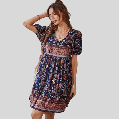 Boho-chic blomstrete kjole med høy midje