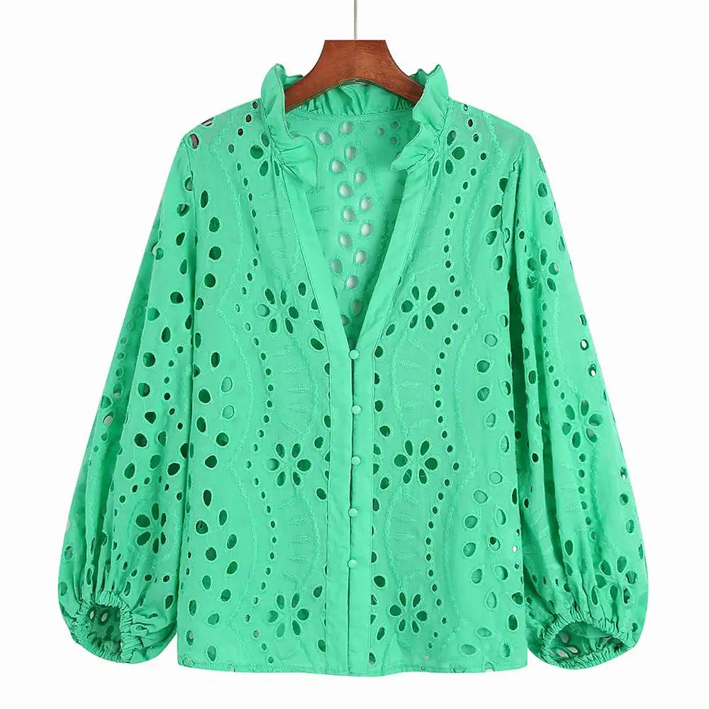 Blondebluse med broderi