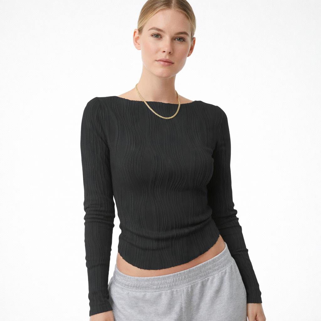 Hvit Crop Topp med Rynkedetaljer – Tettsittende Langermet Y2K Topp til Dame