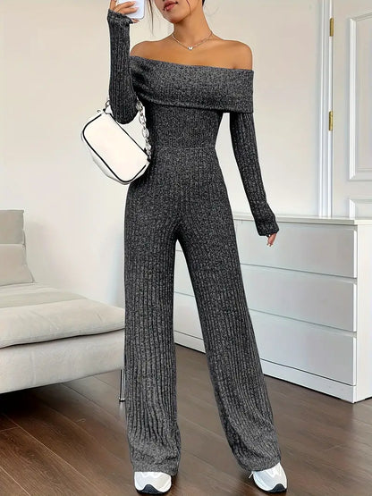 Ribbestrikket jumpsuit uten skuldre