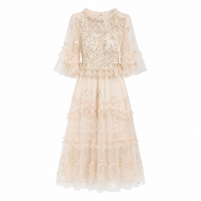 Brodert Midi Kjole til Dame – Elegant Kjole med Blomster og Volangdetaljer