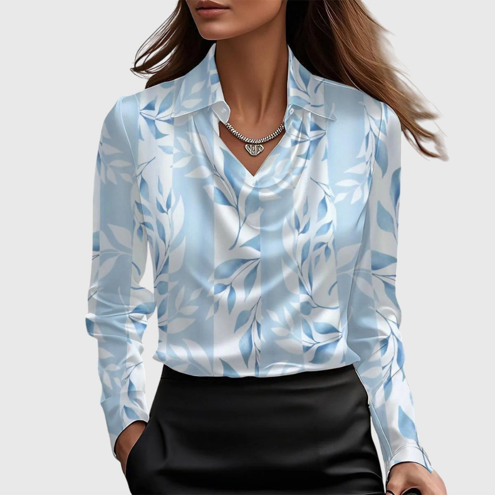 Marlowe | Elegant bluse i sateng med vannfallshals og krage