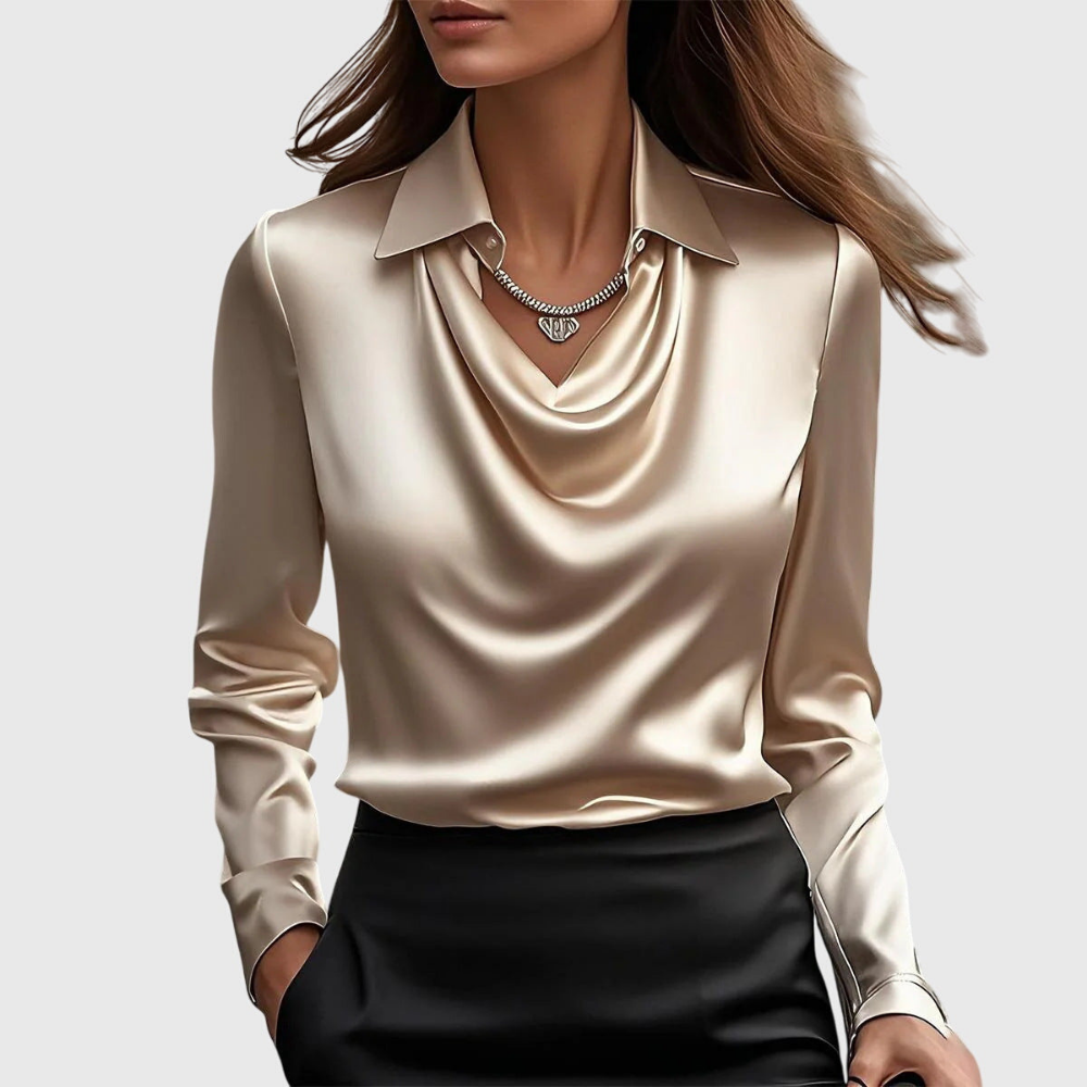 Marlowe | Elegant bluse i sateng med vannfallshals og krage