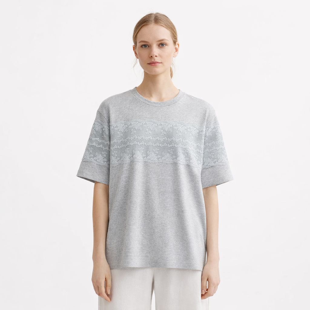 Strikket T-skjorte til Dame – Elegant Blonde Detalj &amp; Premium Sommerstil – Grå T-skjorter