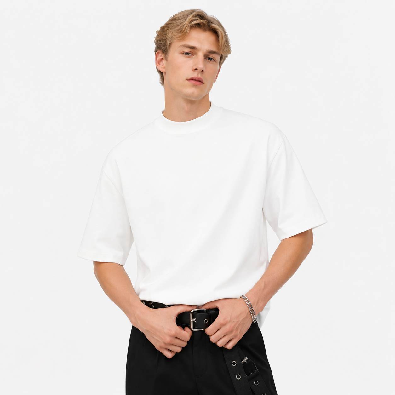 Sporty T-skjorte til Herre – Bomulls T-skjorte med Mock Neck og Kort Erme