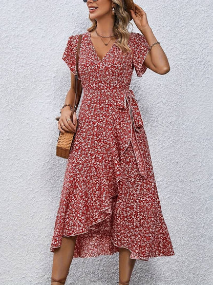 Blomstret slå-om-kjole med peplum