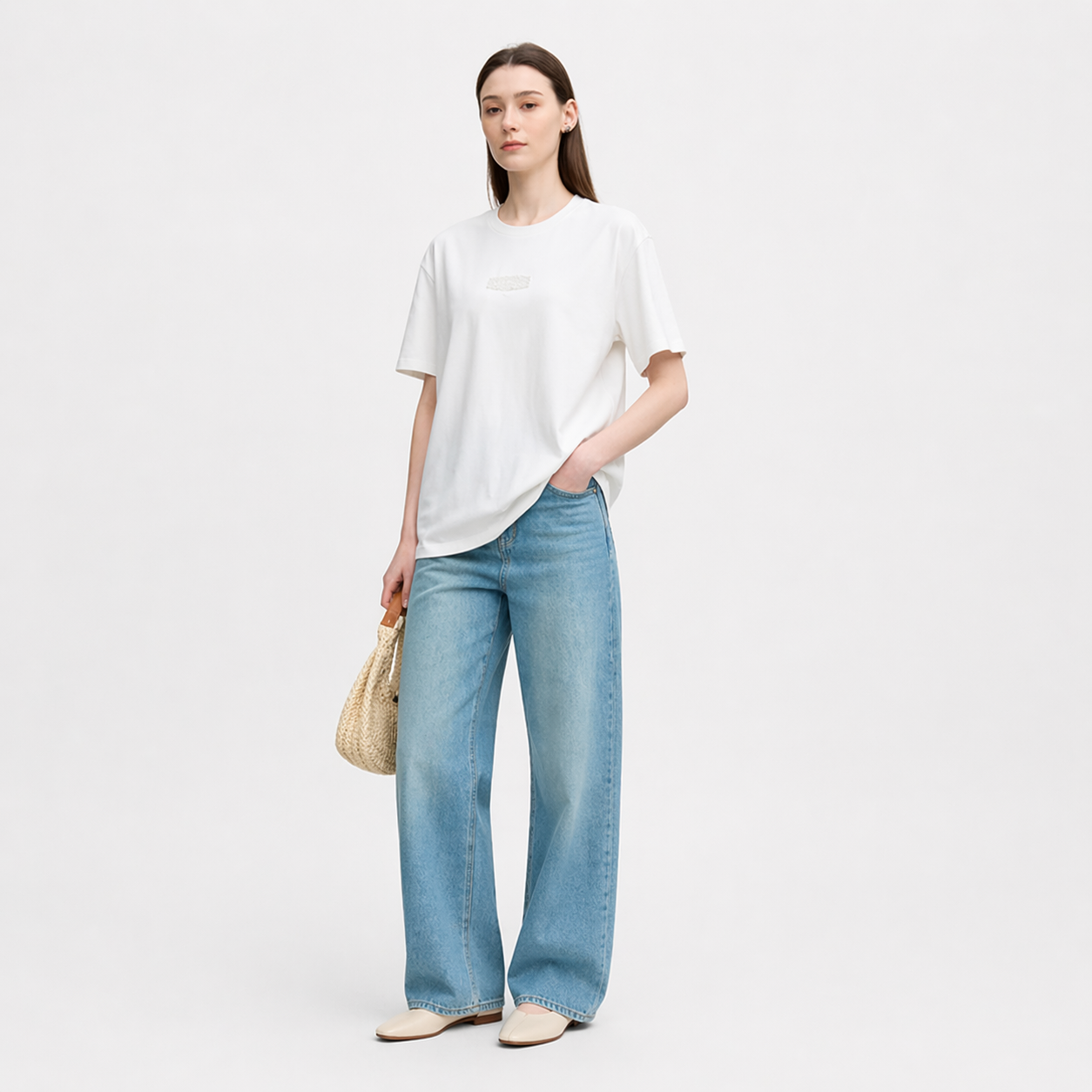 Bomulls T-skjorte til Dame – Løs Passform med Drop Shoulder &amp; Diskré Print