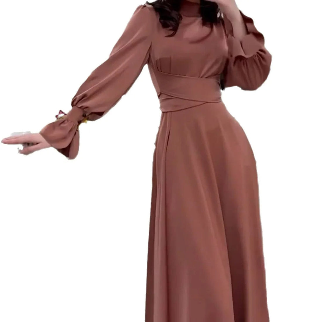 Elegant kjole med turtleneck og avsmalnende midje