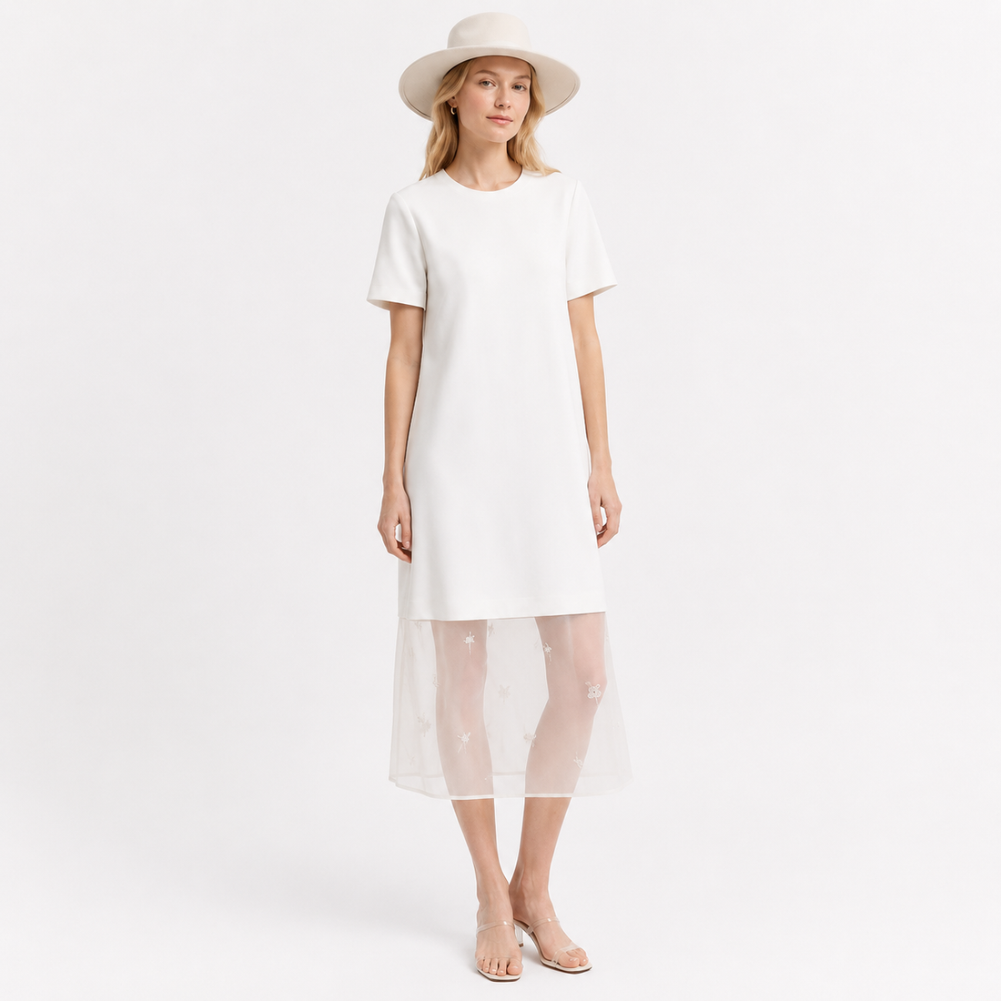Elegant Lang Kjole til Dame – Kortermet Kjole med Organza Detaljer – Beige