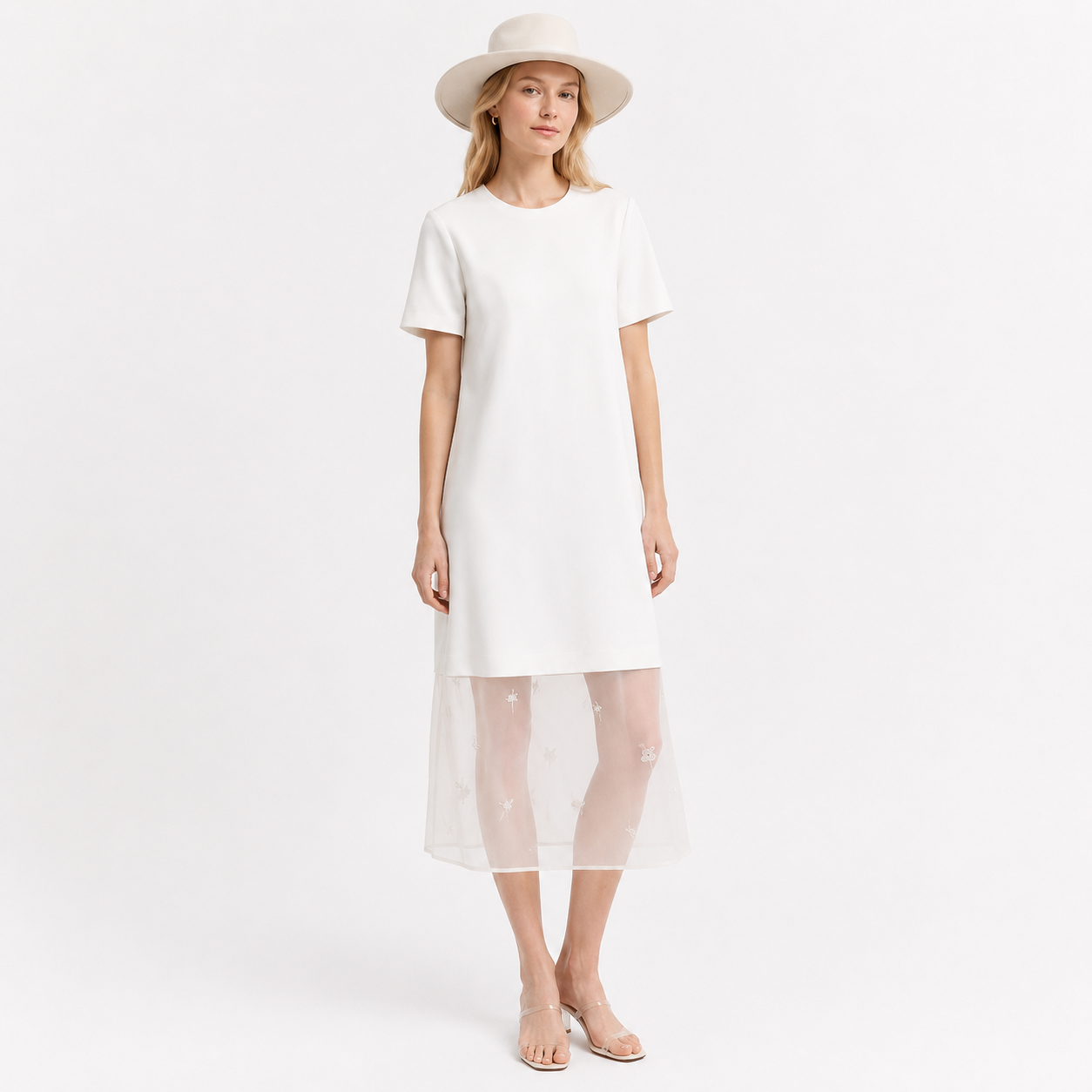 Elegant Lang Kjole til Dame – Kortermet Kjole med Organza Detaljer – Beige