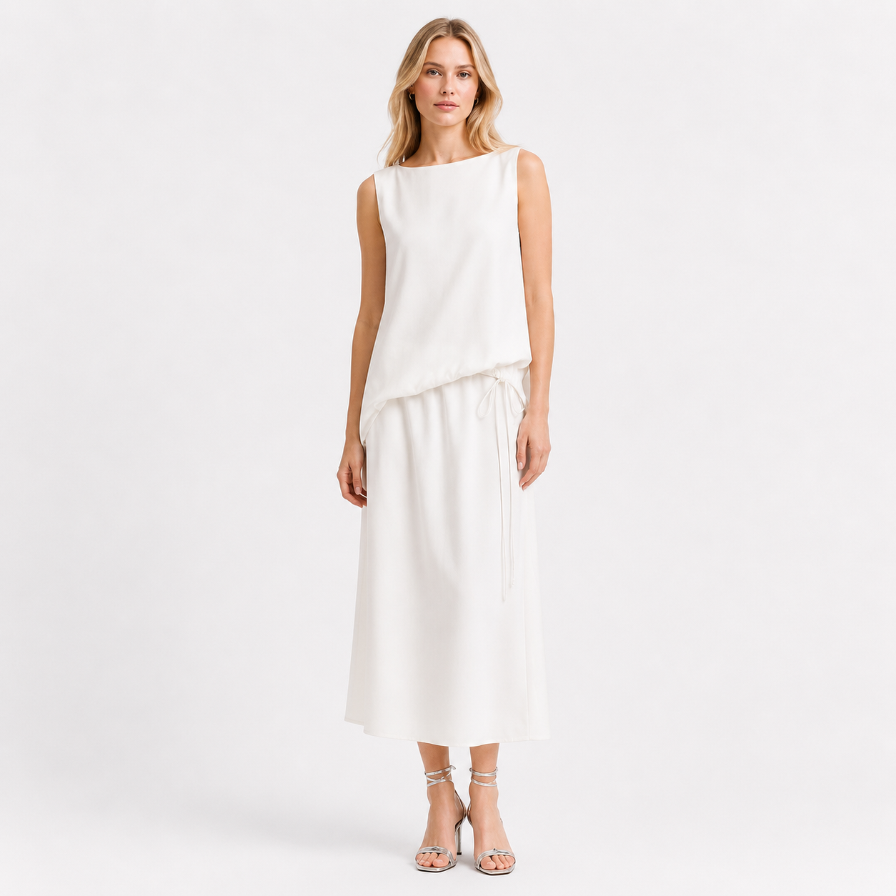 Lang Sommerkjole til Dame – Løs Kjole med Knytedetalj og Chiffon – Beige