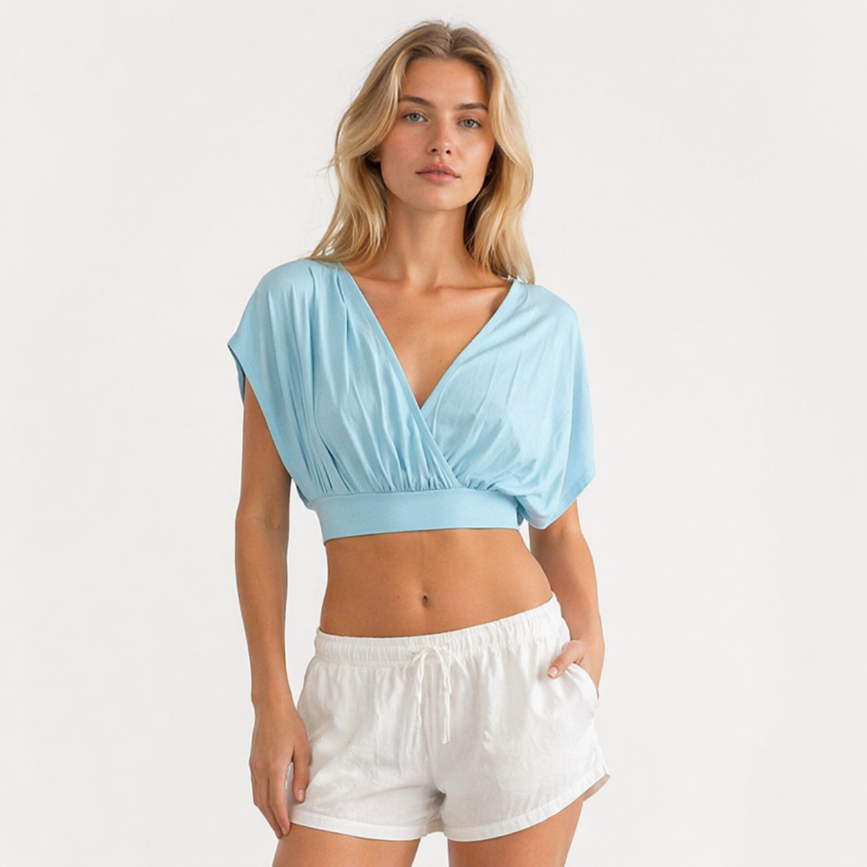 Crop Topp med Dyp V-hals – Kryssdetaljer &amp; Batwing-ermer – Blå