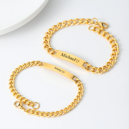 Sett med graverte armbånd for par