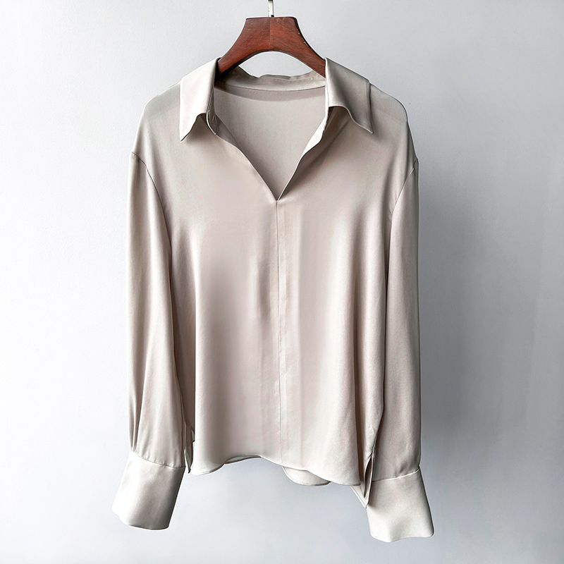 Elegant silkebluse